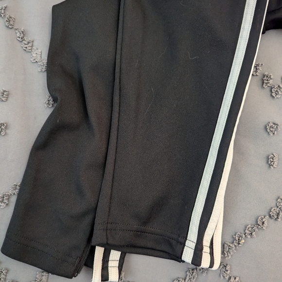 SOLD Women's small Adidas track pants - Picture 5 of 8